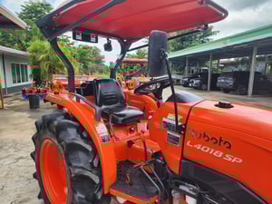 ขายรถไถคูโบต้า L4018SP ปี65 ใช้งาน 934 ชั่วโมง สวยเดิมทั้งคัน เครื่องเกียร์ไม่เคยแกะ พร้อมใช้งาน 🚩ราคา 348,000 บาท (ผานหน้า+ผาน4) ☎️โทร 088-8831878 ,084-5486359 🚩อ.สนม จ.สุรินทร์