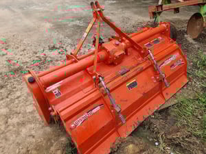 👉เข้าใหม่👈L5018SP ปี65 สวยเดิมทั้งคัน สีเดิมโรงงาน เครื่องเกียร์ไม่เคยแกะ พร้อมใช้ เล่มครบ 👉ราคา 438,000 ผานหน้า+ผานหลัง+คราด 👉ราคา 458,000 ผานหน้า+ผานหลัง+คราด+โรตารี่ ☎️สนใจโทร 084-5486359 ,088-8831878 🚩ร้าน พีแอล แทรคเตอร์ อ.สนม จ.สุรินทร์