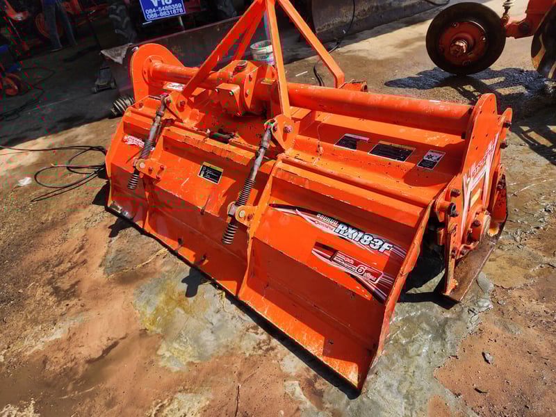 ขาย L5018SP ปี65 ใช้งานน้อย พร้อมใช้งานน้อย เดิมทั้งคัน เครื่องเกียร์แน่น เล่มครบ ราคา 488,000 บาท (อุปกรณ์ครบ) โทร 088-8831878 ,084-5486359 แยกตาเพชร อ.สนม จ.สุรินทร์