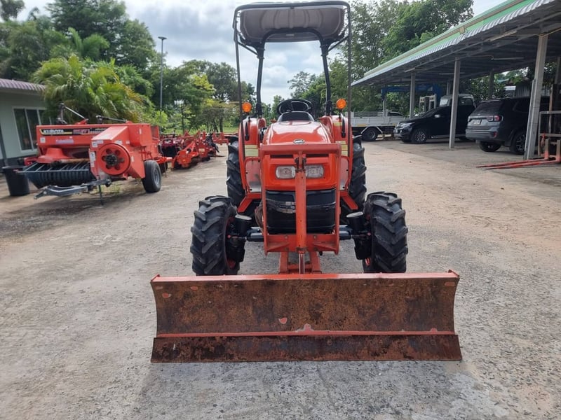 ขายรถไถโอติ ex 50 จดทะเบียนปี62 รถสภาพดีมากใช้งานน้อยเครื่องเกียร์เดิมทั้งคัน รถพร้อมใช้งาน ยางเต็ม 4 เส้นมาพร้อมผาน  หน้าผานหลัง เล่มครบ 🚩ราคา 238,000 บาท ☎️สนใจ 084 548-6359 สุชาติ  ,088-8831878 🚩แยกตาเพชร อ.สนม จ.สุรินทร์