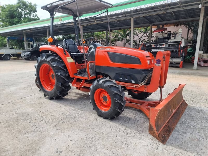 ขายรถไถโอติ ex 50 จดทะเบียนปี62 รถสภาพดีมากใช้งานน้อยเครื่องเกียร์เดิมทั้งคัน รถพร้อมใช้งาน ยางเต็ม 4 เส้นมาพร้อมผาน  หน้าผานหลัง เล่มครบ 🚩ราคา 238,000 บาท ☎️สนใจ 084 548-6359 สุชาติ  ,088-8831878 🚩แยกตาเพชร อ.สนม จ.สุรินทร์