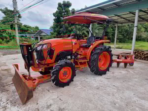 👉เข้าใหม่👈L4018SP ปี64 ใช้งานน้อย เดิมทั้งคัน สีเดิม เครื่องเกียร์เดิมไม่เคยแกะ พร้อมใช้ไม่มีรั่วซึม เล่มครบ 🚩ราคา 298,000 (ตัวรถ+ใบดัน) 🚩ราคา 345,000 (ผานหน้า+ผานหลัง) 🚩ราคา 365,000 (ผานหน้า+ผานหลัง+โรตารี่) ☎️สนใจโทร 088-8831878 ,084-5486359 🚩แยกตาเพชร อ.สนม จ.สุรินทร์