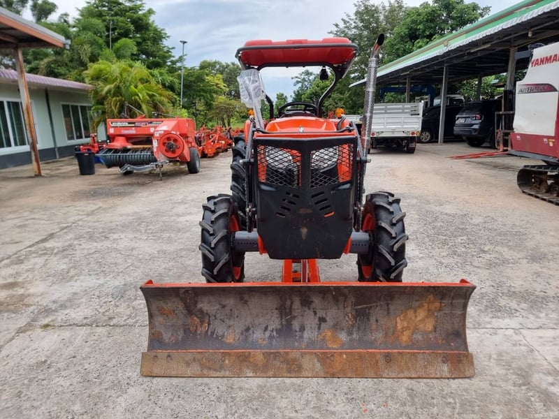 👉เข้าใหม่👈L5018SP ปี65 สวยเดิมทั้งคัน สีเดิมโรงงาน เครื่องเกียร์ไม่เคยแกะ พร้อมใช้ เล่มครบ 👉ราคา 438,000 ผานหน้า+ผานหลัง+คราด 👉ราคา 458,000 ผานหน้า+ผานหลัง+คราด+โรตารี่ ☎️สนใจโทร 084-5486359 ,088-8831878 🚩ร้าน พีแอล แทรคเตอร์ อ.สนม จ.สุรินทร์