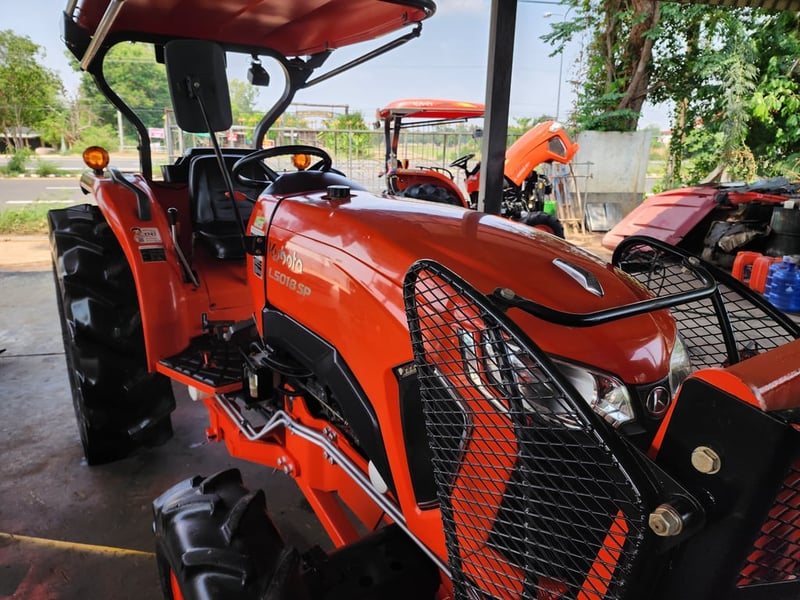 รถสวยๆมาอีกแล้วคะ L5018SP  ปี66 ใช้งาน 1,321 ชม. เครื่องเกียร์เดิมๆ พร้อมใช้งาน ไม่มีรั่วซึม เล่มครบ ราคา 465,000 บาท  โทร 088-8831878 ,084-5486359 แยกตาเพชร อ.สนม จ.สุรินทร์