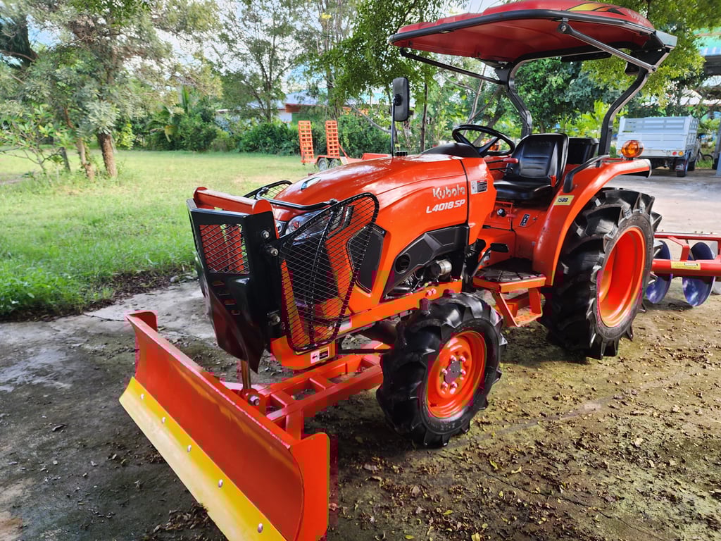 ขาย L4018SP ปี64ใช้งานน้อย รถสวย พร้อมใช้ เครื่องเกียร์เดิม เล่มครบ ราคา 375,000 บาท อุปกรณ์ครบ โทร 088-8831878 ,084-5486359 แยกตาเพชร อ.สนม จ.สุรินทร์ #ร้านรถไถมือสอง #รถไถมือสองสภาพสวยๆ #รถไถคูโบต้า #รถไถมือสองราคาถูก ขาย L4018SP ปี64ใช้งานน้อย รถสวย พร้อมใช้ เครื่องเกียร์เดิม เล่มครบ ราคา 375,000 บาท อุปกรณ์ครบ โทร 088-8831878 ,084-5486359 แยกตาเพชร อ.สนม จ.สุรินทร์ #ร้านรถไถมือสอง #รถไถมือสองสภาพสวยๆ #รถไถคูโบต้า #รถไถมือสองราคาถูก