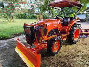 ขาย L4018SP ปี64ใช้งานน้อย รถสวย พร้อมใช้ เครื่องเกียร์เดิม เล่มครบ ราคา 375,000 บาท อุปกรณ์ครบ โทร 088-8831878 ,084-5486359 แยกตาเพชร อ.สนม จ.สุรินทร์ #ร้านรถไถมือสอง #รถไถมือสองสภาพสวยๆ #รถไถคูโบต้า #รถไถมือสองราคาถูก