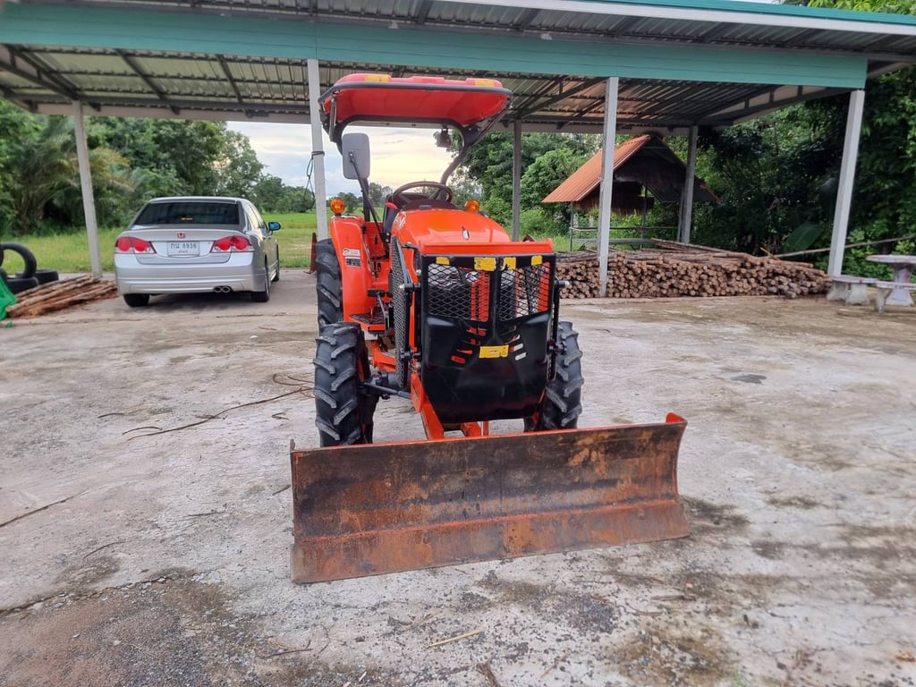 ขาย L4018DT รถปี 63 อุปกรณ์ครบ สีเดิมเครื่องเกียร์เดิมรถพร้อมใช้งานยางดี 4 เส้นราคา 358,000 บาท สนใจ 084 548-6359 ,0888831878 อำเภอสนมจังหวัดสุรินทร์