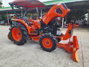 👉ขาย L4018SP ปี66 ใช้งาน 835 ชม.ใบดันหน้าใหม่ เดิมทุกจุด เครื่องเกียร์เดิมไม่เคยแกะ พร้อมใช้ เล่มครบ 🚩ราคา 398,000 ผานหน้าใหม่+ผานหลัง 🚩ราคา 435,000 อุปกรณ์ครบ ☎️โทร 088-8831878 ,084-5486359 🚩ร้าน PL แทรคเตอร์ แยกตาเพชร อ.สนม จ.สุรินทร์