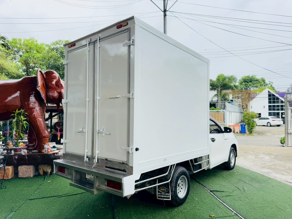 ตู้แห้ง ด้านในเป็นวัสดุ สแตนเลส ✔️สูงใน 190 ซม. ✔️เสริมแหนบ  TOYOTA REVO 2.4  ENTRY ปี 2020
