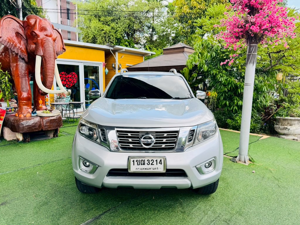 4x4 เกียร์ออโต้ TOP #NISSAN NAVARA NP300 Double Cab 2.5 VL 4WD  AT ปี 2020