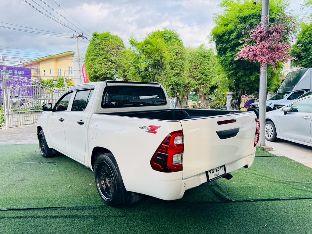 เกียร์ออโต้ ไมล์แท้ 22,xxx กม TOYOTA  Hilux Revo Doublecab 2.4 Entry Z edition AUTO ปี 2024