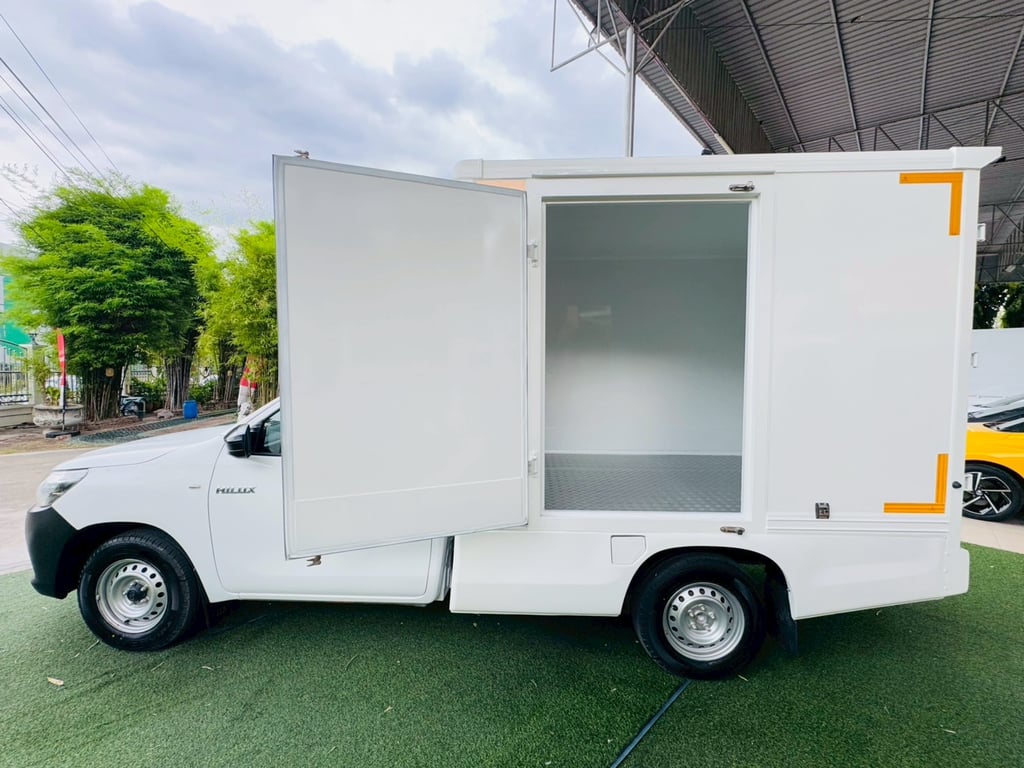 ตู้แห้ง เปิดได้2ด้าน ✔️ยางใหม่ 4 เส้น ✔️ไมล์แท้ 98,xxx กม  TOYOTA REVO Singlecab 2.4 J Plus ปี 2019