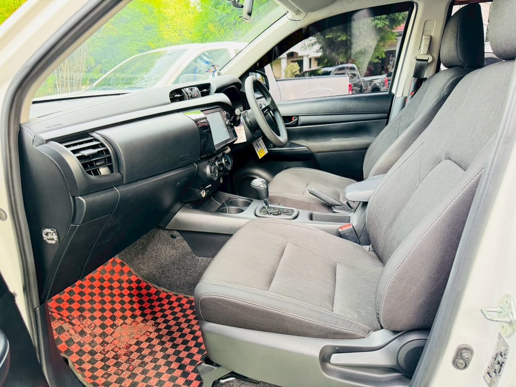 เกียร์ออโต้  รับประกันไมล์แท้ 22,xxx กม #TOYOTA  Hilux Revo Doublecab 2.4 Enty Z edition AUTO ปี 2024