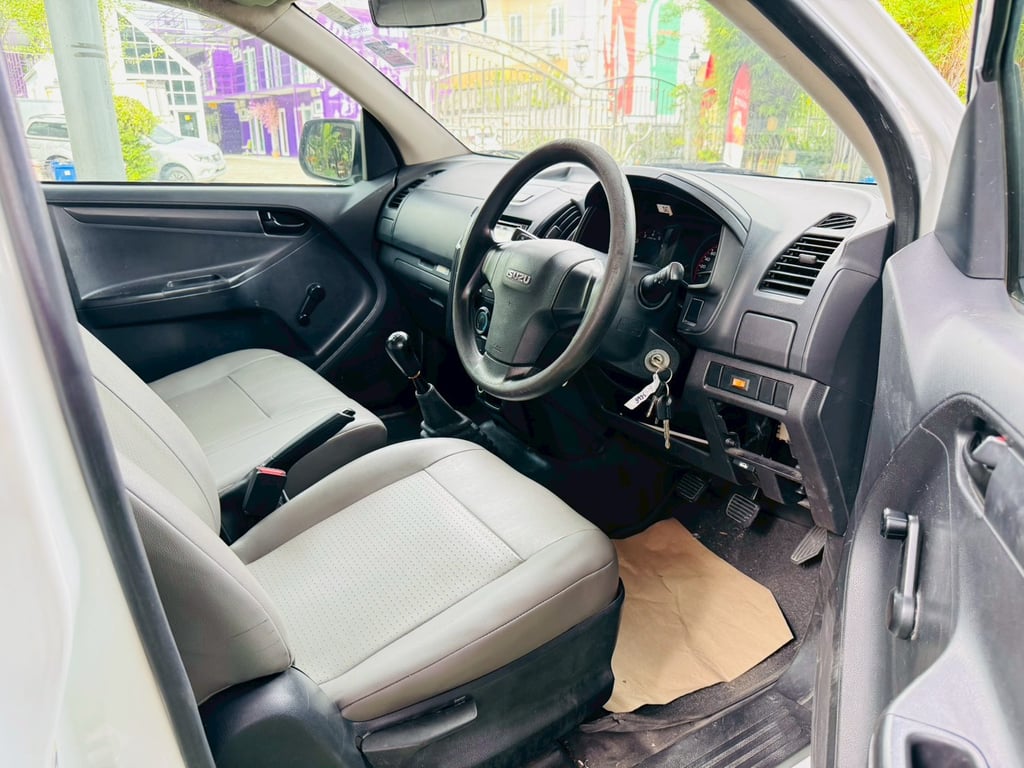 ตู้แห้ง สูงใน 180 ซม #ISUZU D-MAX SPARK 1.9 Ddsi ปี 2020 ตู้แห้ง สูงใน 180 ซม #ISUZU D-MAX SPARK 1.9 Ddsi ปี 2020