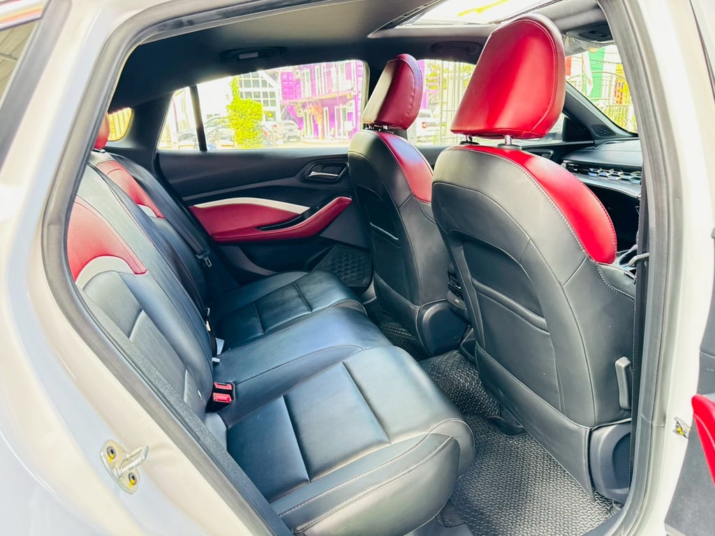 TOP สุด ไมล้แท้ 16,xxx กม #MG MG 5 1.5X Sunroof i-Smart  ปี 2024 