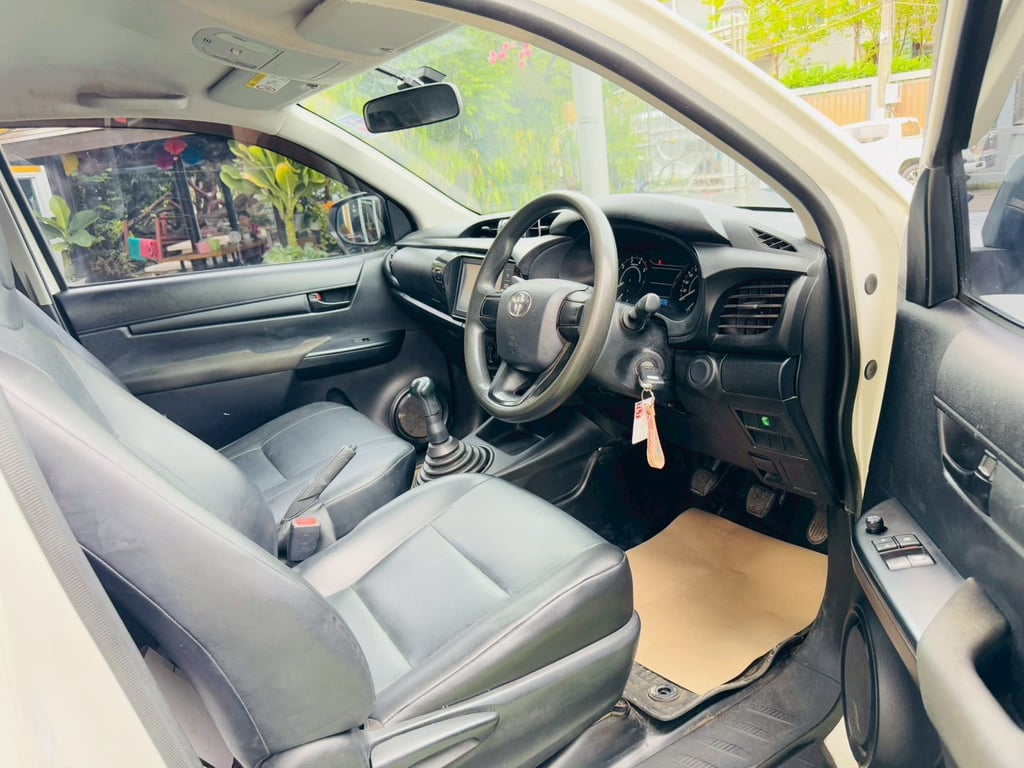 ตู้แห้ง ด้านในเป็นวัสดุ สแตนเลส ✔️สูงใน 190 ซม. ✔️เสริมแหนบ  TOYOTA REVO 2.4  ENTRY ปี 2020