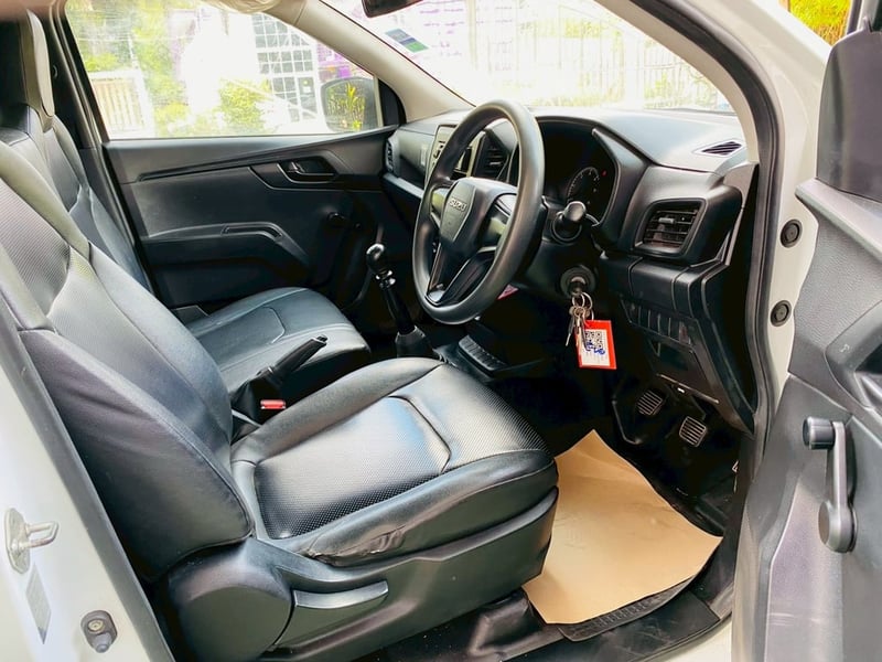 พร้อมตู้แห้ง  สไลด์ 2 ข้าง ฟรีดาวน์ #ISUZU D-MAX SPARK 1.9 Ddi ปี 2020 