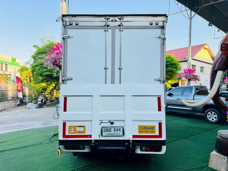 ตู้แห้ง + ลิฟท์ยกฝาท้าย ไฮดรอลิกส์ #ISUZU D-MAX SPARK 1.9 Ddsi ปี 2020