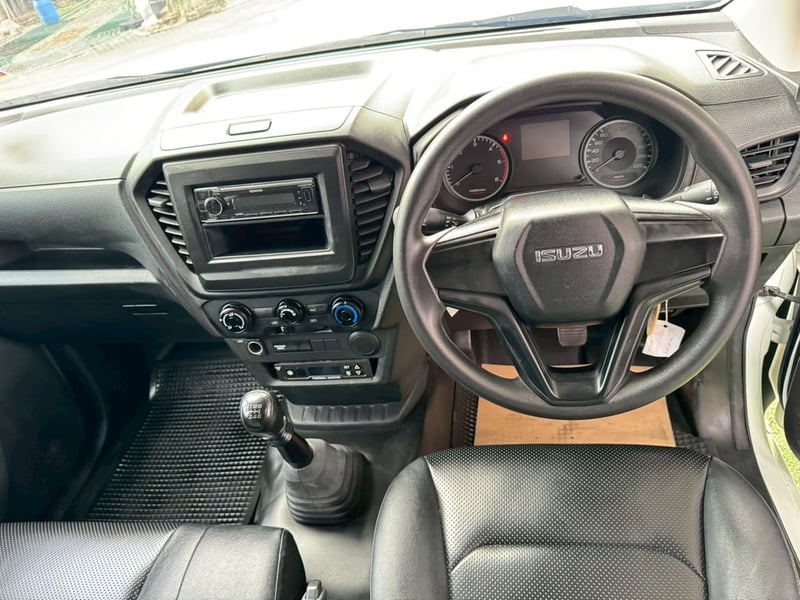 Cool Box Food Grade✔️ไมล์แท้ 15,xxx กม #ISUZU D-MAX SPARK 1.9 Ddsi ปี 2021 Cool Box Food Grade✔️ไมล์แท้ 15,xxx กม #ISUZU D-MAX SPARK 1.9 Ddsi ปี 2021