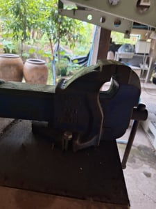 ปากกาจับชิ้นงานสภาพสมบูรณ์ ปากกาจับชิ้นงานสภาพสมบูรณ์