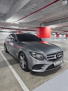 ขาย Benz E220d AMG dynamic 2017 W213 สีเทา รถมือเดียว ไมล์ 96,xxx km. ขาย Benz E220d AMG dynamic 2017 W213 สีเทา รถมือเดียว ไมล์ 96,xxx km.