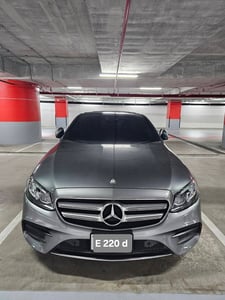 ขาย Benz E220d AMG dynamic 2017 W213 สีเทา รถมือเดียว ไมล์ 96,xxx km. ขาย Benz E220d AMG dynamic 2017 W213 สีเทา รถมือเดียว ไมล์ 96,xxx km.