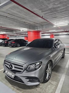 ขาย Benz E220d AMG dynamic 2017 W213 สีเทา รถมือเดียว ไมล์ 96,xxx km. ขาย Benz E220d AMG dynamic 2017 W213 สีเทา รถมือเดียว ไมล์ 96,xxx km.