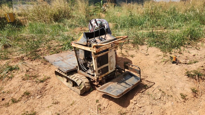 รถบรรทุกตะขาบ ISEKI เครื่องดีเซล 6 แรง 1 สูบ มือสองญี่ปุ่น บรรทุกปุ๋ย การเกษตร ก่อสร้าง 23,000 บาท