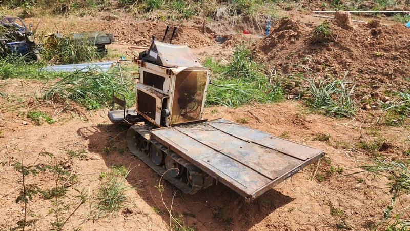 รถบรรทุกตะขาบ ISEKI เครื่องดีเซล 6 แรง 1 สูบ มือสองญี่ปุ่น บรรทุกปุ๋ย การเกษตร ก่อสร้าง 23,000 บาท