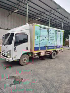ISUZU NMR 130แรงม้า รถบรรทุก 6ล้อ ตู้แห้ง ปี2012