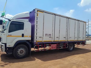 ISUZU FTR 240แรงม้า รถบรรทุก 6ล้อ ตู้แห้ง ปี2021 เลขไมล์ 355,000 กม. รถใหม่สดมาก พร้อมวิ่งงาน