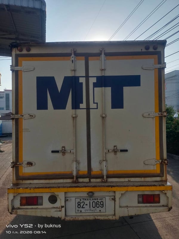 ISUZU NPR 150แรงม้า รถบรรทุก 6ล้อ ตู้แห้ง ปี2013 เลขไมล์ 456,157 กม.