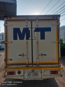 ISUZU NPR 150แรงม้า รถบรรทุก 6ล้อ ตู้แห้ง ปี2013 เลขไมล์ 456,157 กม.