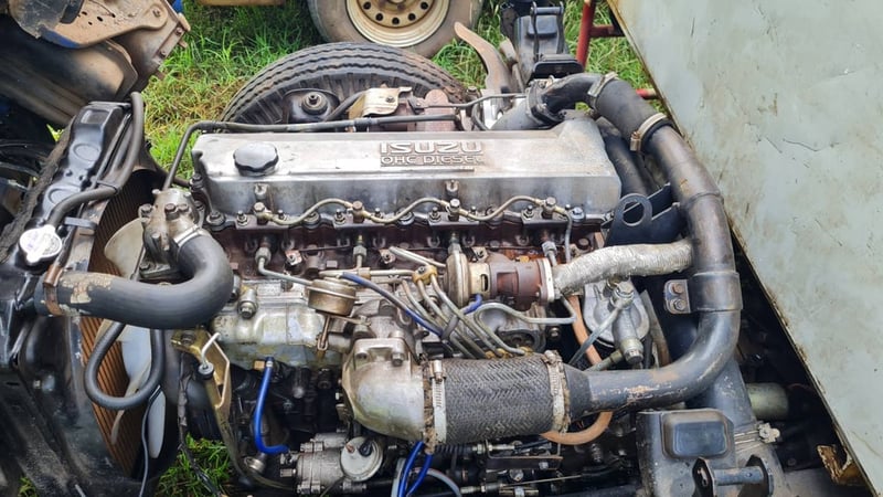 ISUZU NKR 130แรงม้า รถบรรทุก 6ล้อ ตู้แห้ง ปี2005