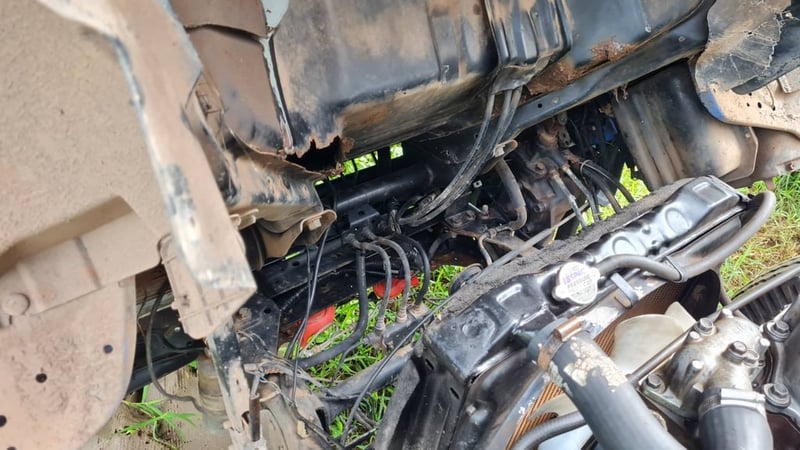 ISUZU NKR 130แรงม้า รถบรรทุก 6ล้อ ตู้แห้ง ปี2005