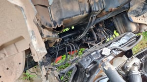 ISUZU NKR 130แรงม้า รถบรรทุก 6ล้อ ตู้แห้ง ปี2005