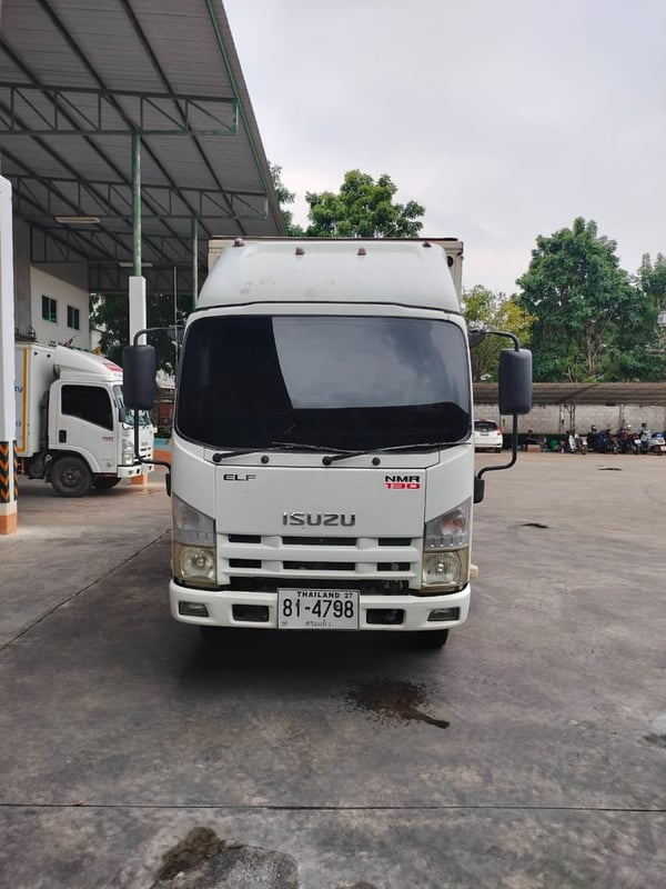ISUZU NMR 130แรงม้า รถบรรทุก 6ล้อ ตู้แห้ง ปี2012