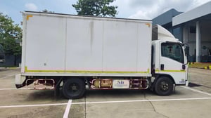 ISUZU NMR 130แรงม้า รถบรรทุก 6ล้อ ตู้แห้ง ปี2011 เลขไมล์น้อยกว่า 500,000 กม. ISUZU NMR 130แรงม้า รถบรรทุก 6ล้อ ตู้แห้ง ปี2011 เลขไมล์น้อยกว่า 500,000 กม.