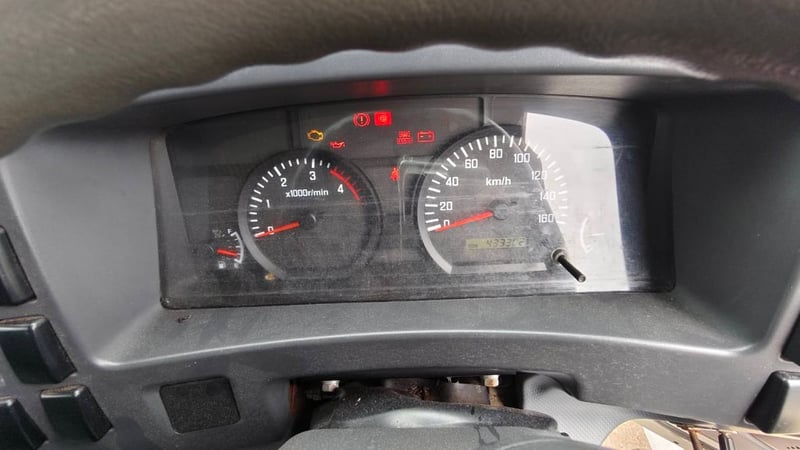 ISUZU NMR 130แรงม้า รถบรรทุก 6ล้อ ตู้แห้ง ปี2011 เลขไมล์น้อยกว่า 500,000 กม. ISUZU NMR 130แรงม้า รถบรรทุก 6ล้อ ตู้แห้ง ปี2011 เลขไมล์น้อยกว่า 500,000 กม.