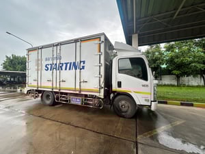 ISUZU NPR 150แรงม้า รถบรรทุก 6ล้อ ตู้แห้ง ปี2017 เลขไมล์น้อยกว่า 500,000 กม.
