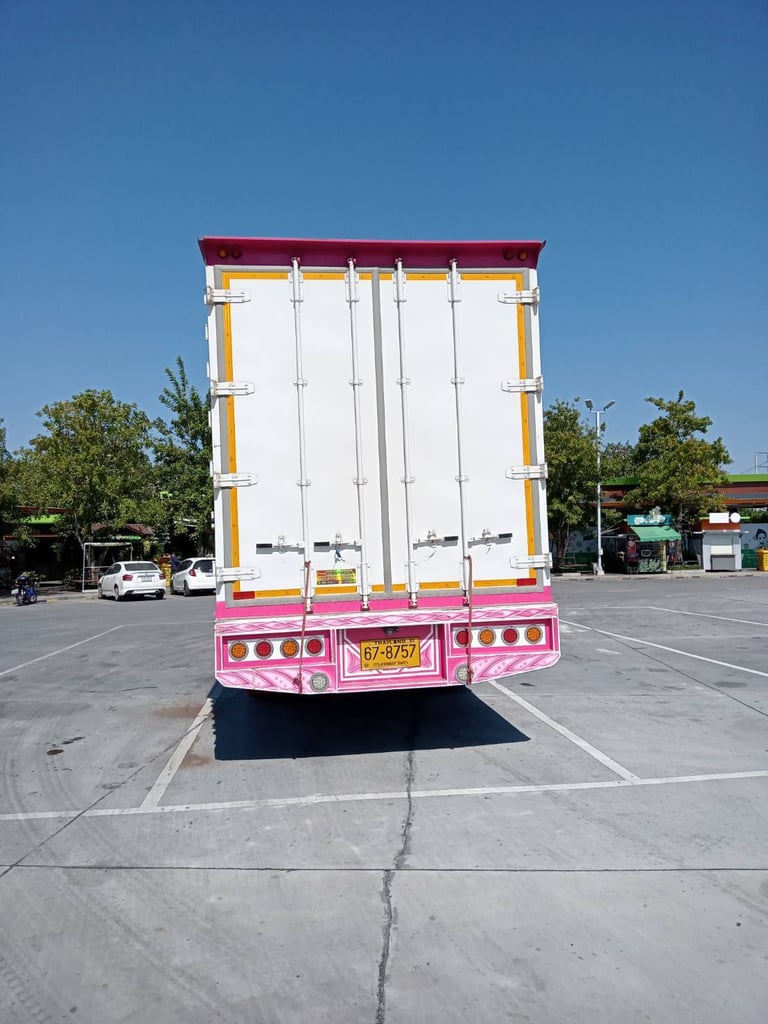 ISUZU FTR 240แรงม้า รถบรรทุก 6ล้อ ตู้แห้ง ปี2022 ISUZU FTR 240แรงม้า รถบรรทุก 6ล้อ ตู้แห้ง ปี2022