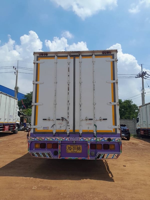 ISUZU FTR 240แรงม้า รถบรรทุก 6ล้อ ตู้แห้ง ปี2021 เลขไมล์ 355,000 กม. รถใหม่สดมาก พร้อมวิ่งงาน
