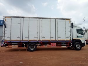 ISUZU FTR 240แรงม้า รถบรรทุก 6ล้อ ตู้แห้ง ปี2019 เลขไมล์ 470,000 กม. ไม่มีอุบัติเหตุหนัก