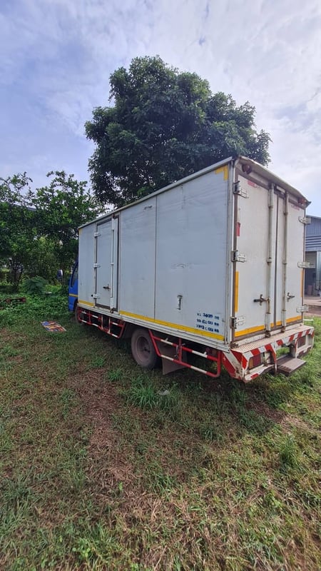 ISUZU NKR 130แรงม้า รถบรรทุก 6ล้อ ตู้แห้ง ปี2005