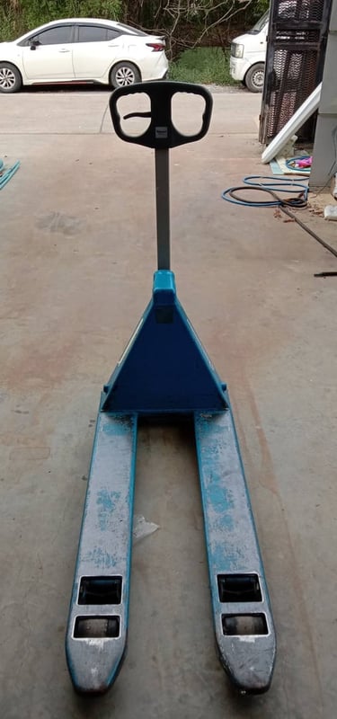 Hand Pallet Trucks รถยกแฮนด์ลิฟท์ Bishamon รุ่นBM25M  (กว้าง 520 มม. ยาว 1070 มม.) 