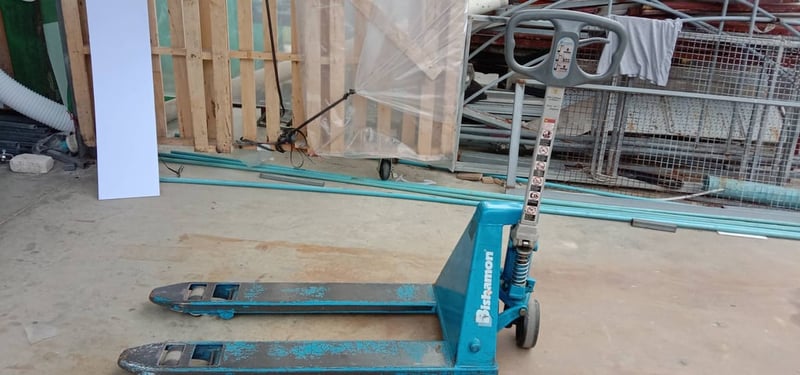 Hand Pallet Trucks รถยกแฮนด์ลิฟท์ Bishamon รุ่นBM25M  (กว้าง 520 มม. ยาว 1070 มม.) 