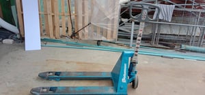 Hand Pallet Trucks รถยกแฮนด์ลิฟท์ Bishamon รุ่นBM25M  (กว้าง 520 มม. ยาว 1070 มม.) 