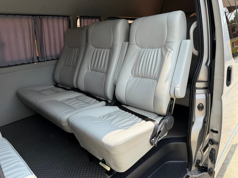 ขายด่วน!! Toyota Commuter 2.5 D4D ปี2012 ขายด่วน!! Toyota Commuter 2.5 D4D ปี2012