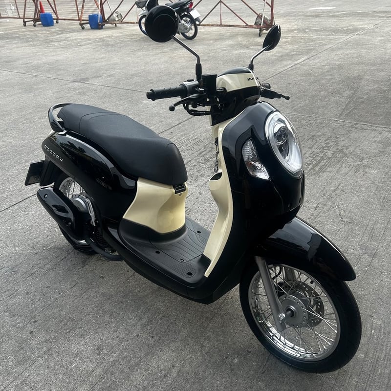 ขาย Scoopy2024 รถบ้านใช้เองมือเดียวสวยใหม่มาก!! วิ่งน้อย จ่ายกับข้าวอย่างเดียว  ทะเบียนครบ พร้อมโอน