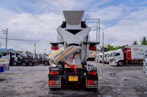 HINO FM 344แรงม้า รถบรรทุก 10ล้อ โม่ผสมปูน ปี2019 เลขไมล์น้อยกว่า 500,000 กม. HINO FM 344แรงม้า รถบรรทุก 10ล้อ โม่ผสมปูน ปี2019 เลขไมล์น้อยกว่า 500,000 กม.